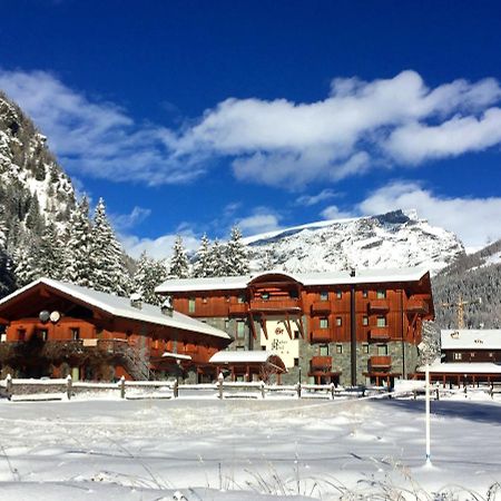 Le Rocher Hotel Champoluc Extérieur photo