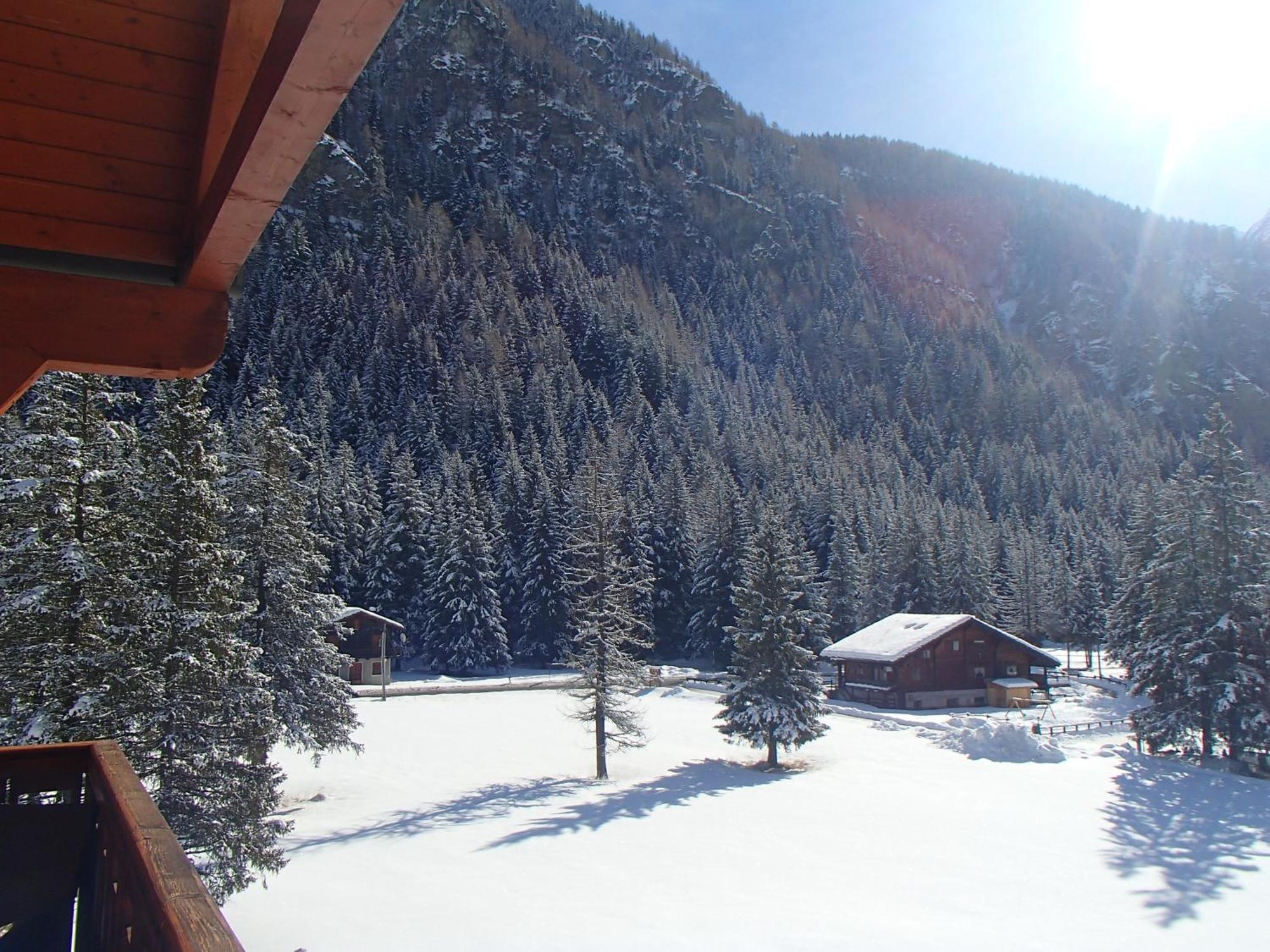 Le Rocher Hotel Champoluc Extérieur photo