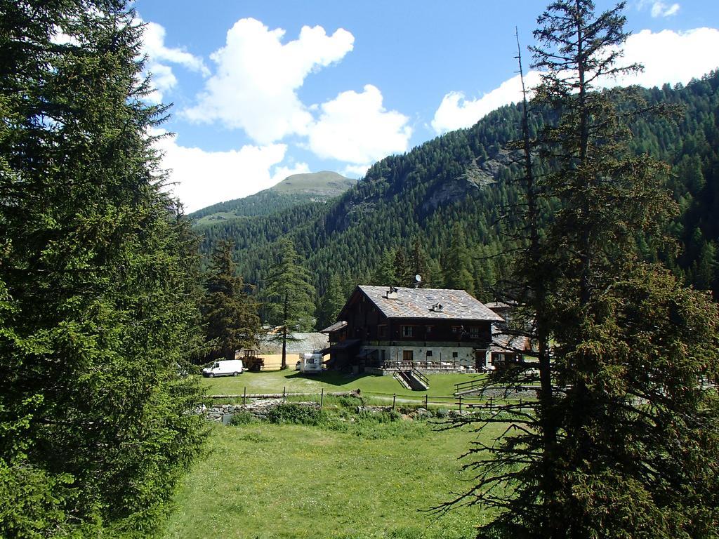 Le Rocher Hotel Champoluc Extérieur photo