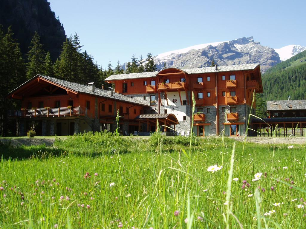 Le Rocher Hotel Champoluc Extérieur photo