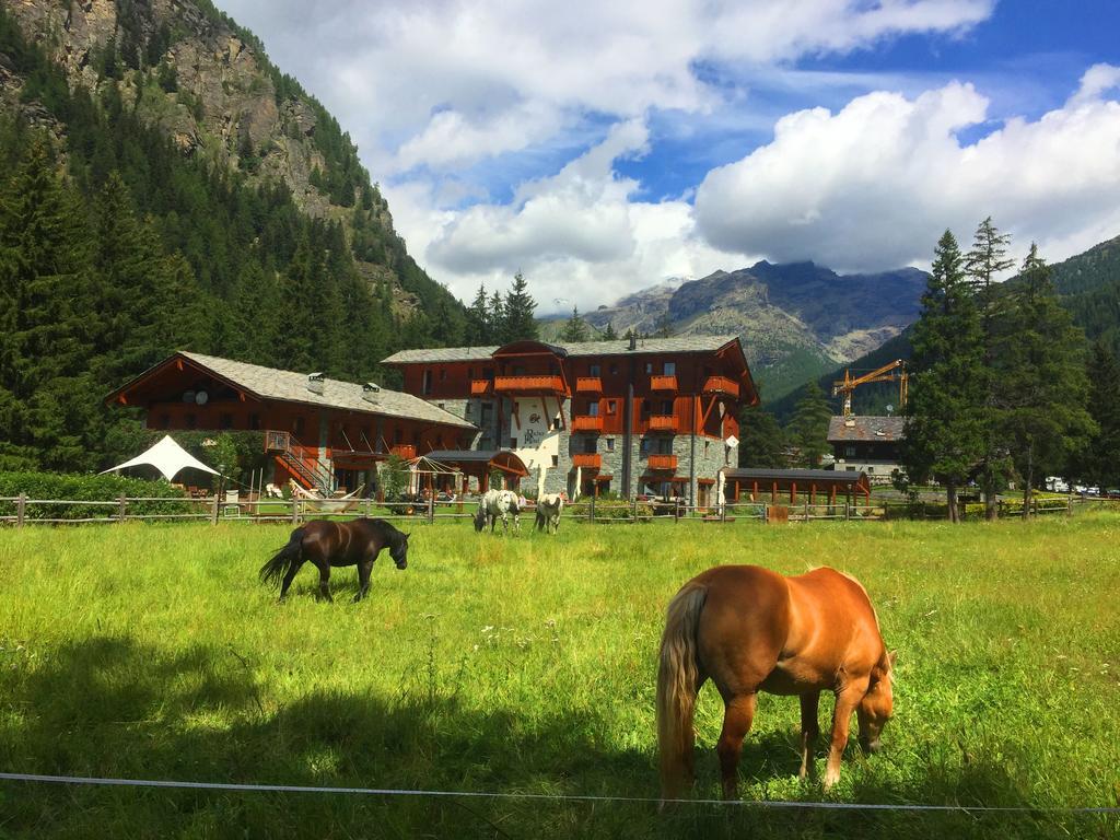 Le Rocher Hotel Champoluc Extérieur photo