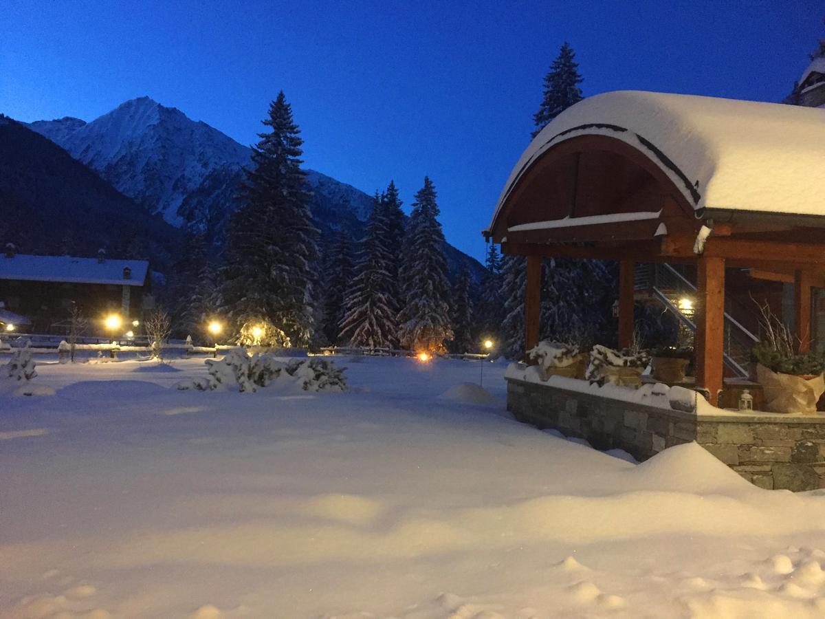 Le Rocher Hotel Champoluc Extérieur photo